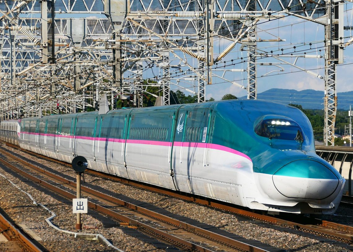 Shinkansen E5